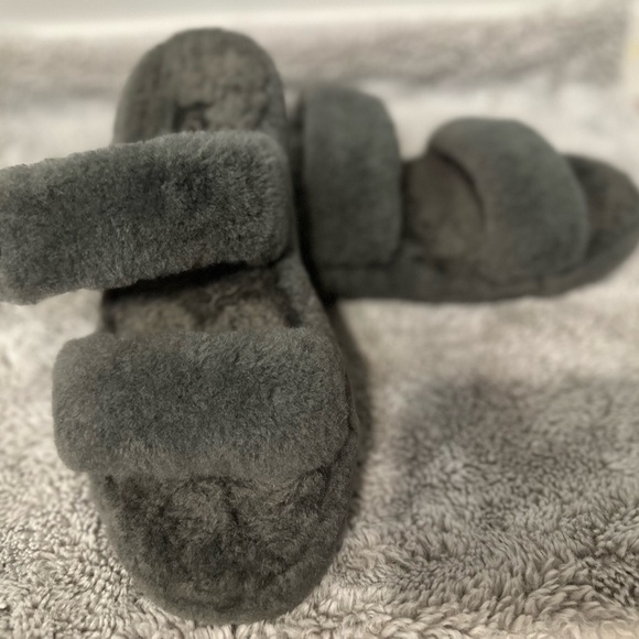 UGG Women Gray Fur Sheepskin Fuzz Yeah Slide Sandal Size 9 - Picture 6 of 6